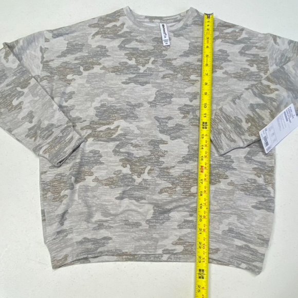 Athleta Women Pure Luxe Printed Sweatshirt Grey Camo XS NWT - Picture 3 of 8